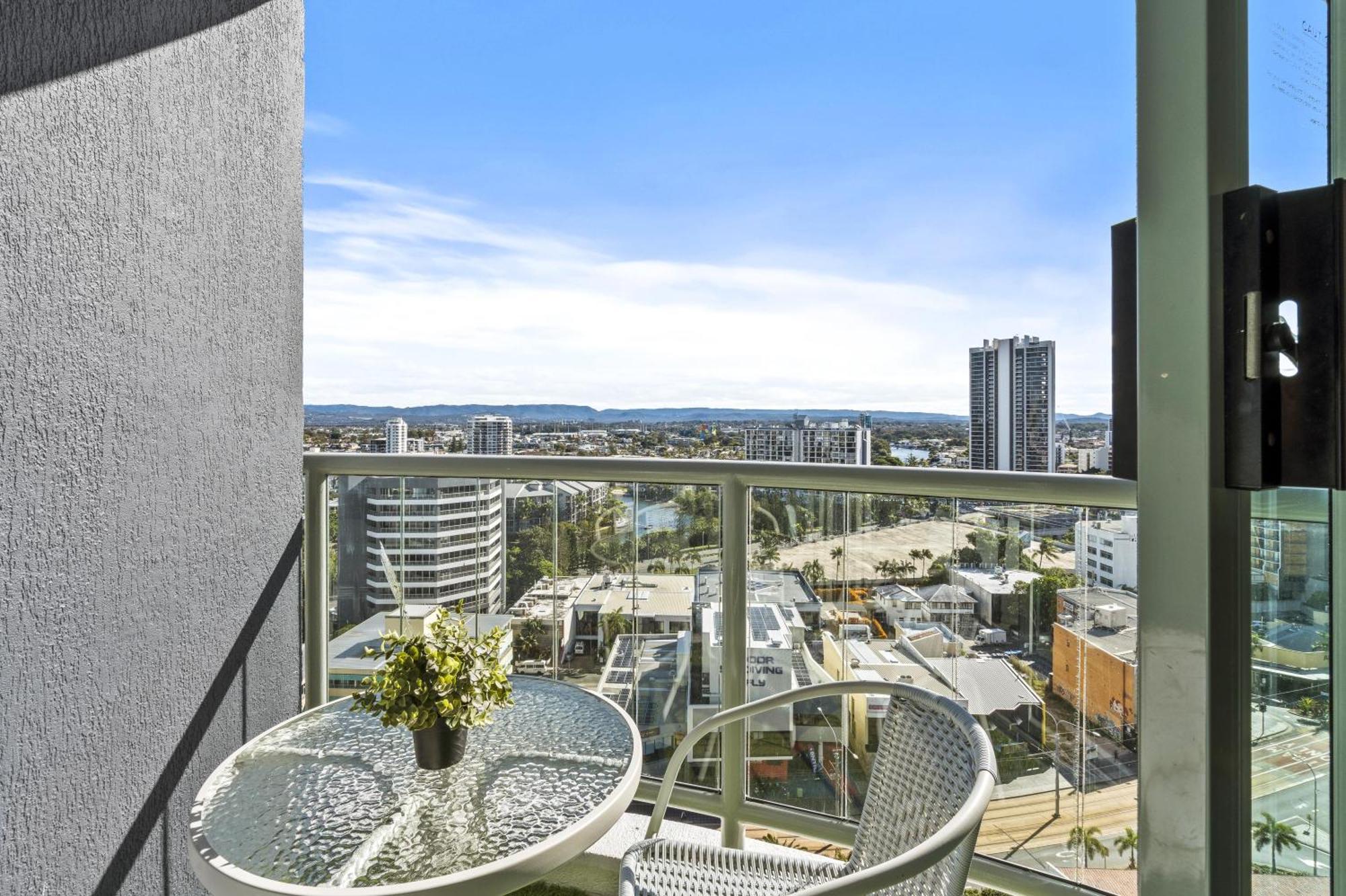 Legends Apartments - Qstay Gold Coast Ngoại thất bức ảnh